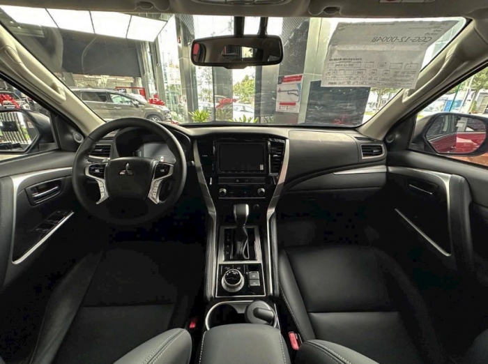 Mitsubishi Pajero Sport đe nẹt Fortuner và Ford Everest bằng giá lăn bánh cực rẻ giữa tháng 11/2025 ảnh 5