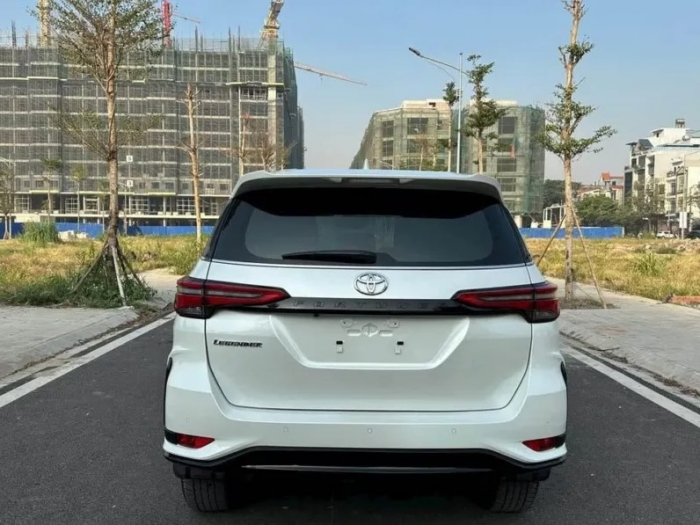 Cập nhật giá lăn bánh Toyota Fortuner cuối tháng 11/2025 cực kỳ cạnh tranh, thách thức Ford Everest ảnh 4
