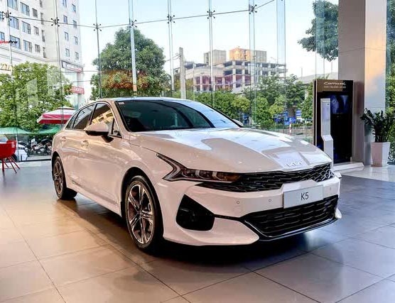 Giá lăn bánh Kia K5 giảm sâu sau khi nhận ưu đãi khủng cuối tháng 11/2025, 'hạ đo ván' Toyota Camry ảnh 2