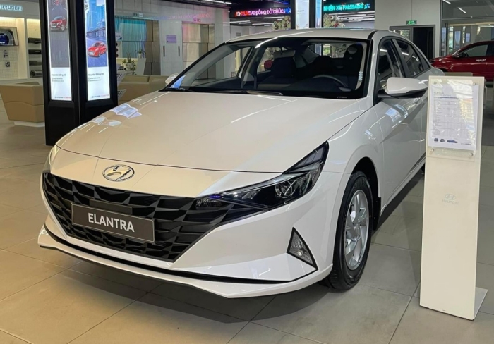 Giá lăn bánh Hyundai Elantra đầu tháng 12/2025 ở mức cực cạnh tranh, ‘gạt giò’ Mazda3 và Kia K3 ảnh 1