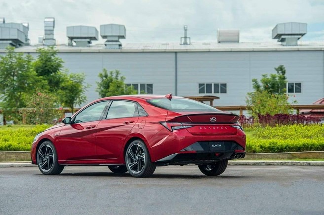 Giá lăn bánh Hyundai Elantra đầu tháng 12/2025 ở mức cực cạnh tranh, ‘gạt giò’ Mazda3 và Kia K3 ảnh 3