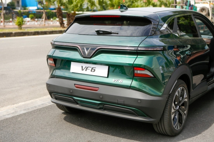 Cập nhật giá xe VinFast VF 6 lăn bánh đầu tháng 12/2025 ‘rẻ vô đối’, là ‘món hời’ cho khách Việt ảnh 5