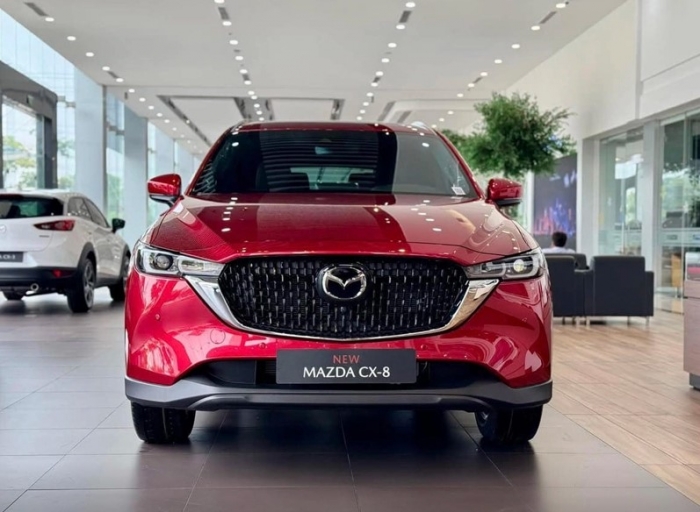 Mazda CX-8 hạ giá lăn bánh ‘chạm đáy’ đầu tháng 12/2025, ‘phế truất’ Ford Everest và Toyota Fortuner ảnh 1