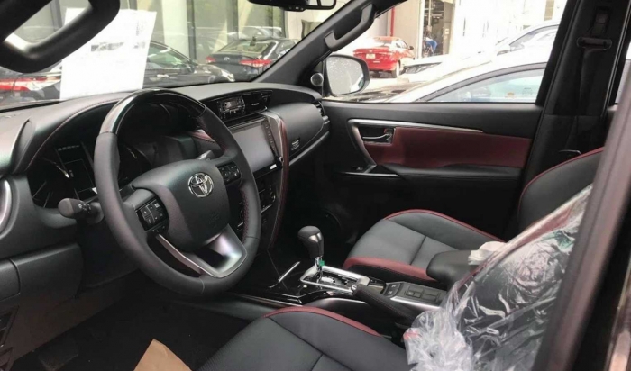 Tuyên chiến Ford Everest, Toyota Fortuner giảm giá lăn bánh cực rẻ ở thời điểm đầu tháng 12/2025 ảnh 5