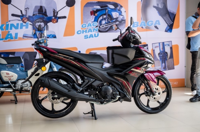 Yamaha Exciter 135 2025 mới bất ngờ về đại l&yacute; Việt với gi&aacute; sốc, 'g&acirc;y sốt' v&igrave; đẹp hơn Honda Winner R ảnh 5