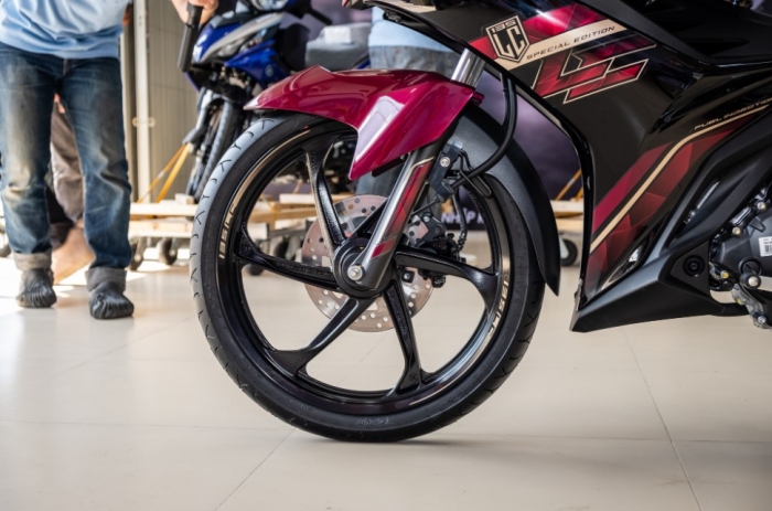 Yamaha Exciter 135 2025 mới bất ngờ về đại l&yacute; Việt với gi&aacute; sốc, 'g&acirc;y sốt' v&igrave; đẹp hơn Honda Winner R ảnh 6