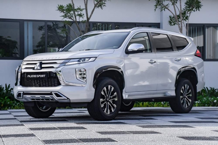 Ford Everest v&agrave; Toyota Fortuner &lsquo;l&acirc;m nguy&rsquo;, Mitsubishi Pajero Sport bứt ph&aacute; nhờ gi&aacute; lăn b&aacute;nh cực rẻ ảnh 1