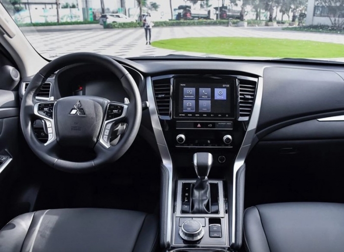 Ford Everest v&agrave; Toyota Fortuner &lsquo;l&acirc;m nguy&rsquo;, Mitsubishi Pajero Sport bứt ph&aacute; nhờ gi&aacute; lăn b&aacute;nh cực rẻ ảnh 5