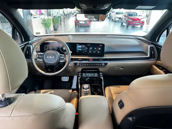 Gi&aacute; lăn b&aacute;nh Kia Sorento giữa th&aacute;ng 12/2025 k&egrave;m ưu đ&atilde;i khủng, đả bại Toyota Fortuner v&agrave; Ford Everest ảnh 4