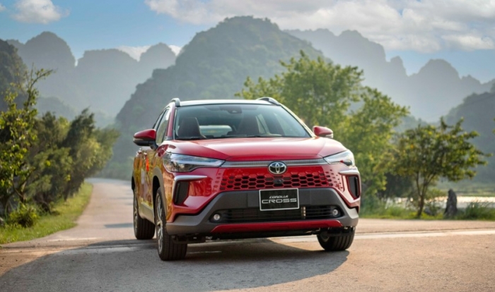 Gi&aacute; lăn b&aacute;nh Toyota Corolla Cross giữa th&aacute;ng 12/2025 k&egrave;m ưu đ&atilde;i cực khủng, dễ hạ đo v&aacute;n Kia Seltos ảnh 1