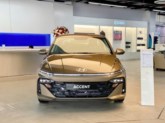 Bảng gi&aacute; lăn b&aacute;nh Hyundai Accent cuối th&aacute;ng 12/2025: Đủ hấp dẫn để hạ gục Honda City v&agrave; Toyota Vios ảnh 2