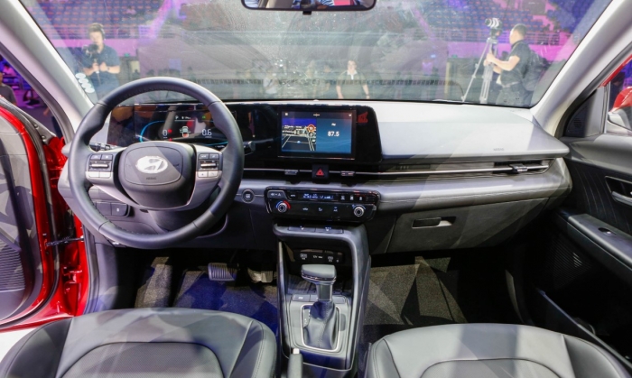 Bảng gi&aacute; lăn b&aacute;nh Hyundai Accent cuối th&aacute;ng 12/2025: Đủ hấp dẫn để hạ gục Honda City v&agrave; Toyota Vios ảnh 5