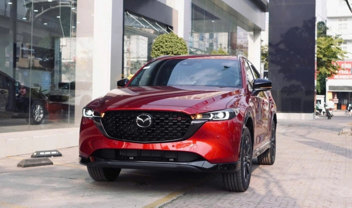Bảng gi&aacute; lăn b&aacute;nh Mazda CX-5 mới nhất cuối th&aacute;ng 12/2025: &lsquo;Rẻ v&ocirc; đối&rsquo;, ho&agrave;n to&agrave;n &aacute;p đảo Honda CR-V ảnh 3