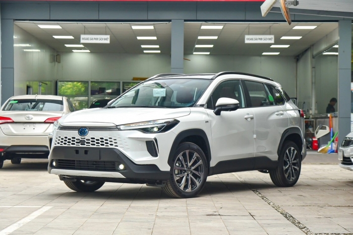 Gi&aacute; xe Toyota Corolla Cross lăn b&aacute;nh cuối th&aacute;ng 12/2025: Hạ knock-out Kia Seltos nhờ si&ecirc;u ưu đ&atilde;i ảnh 1