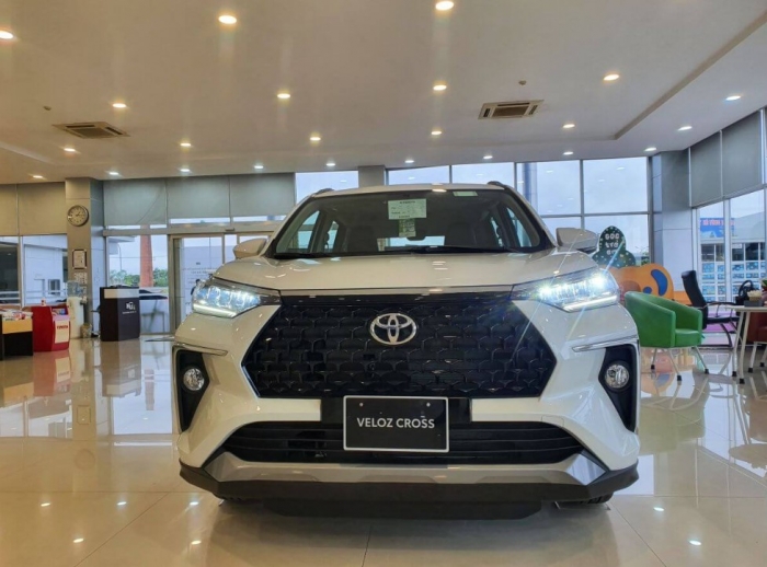 &lsquo;Hạ bệ&rsquo; Mitsubishi Xpander, gi&aacute; lăn b&aacute;nh Toyota Veloz Cross giảm mạnh nhờ ưu đ&atilde;i cuối th&aacute;ng 12/2025 ảnh 3