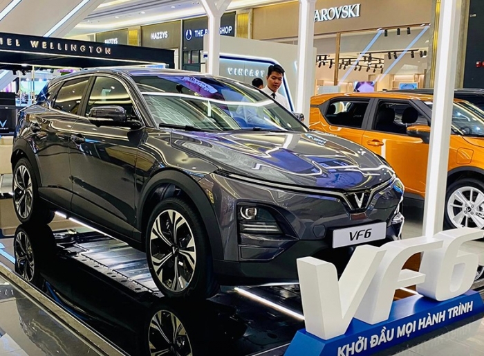 Gi&aacute; xe VinFast VF 6 lăn b&aacute;nh cuối th&aacute;ng 12/2025 &lsquo;si&ecirc;u hời&rsquo; cho kh&aacute;ch Việt, đi k&egrave;m cực ưu đ&atilde;i hấp dẫn ảnh 4