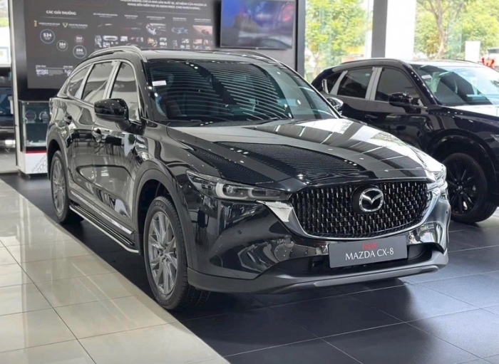 Giảm gi&aacute; lăn b&aacute;nh cực s&acirc;u cuối th&aacute;ng 12/2025, Mazda CX-8 dễ &lsquo;lật đổ&rsquo; Toyota Fortuner v&agrave; Ford Everest ảnh 1
