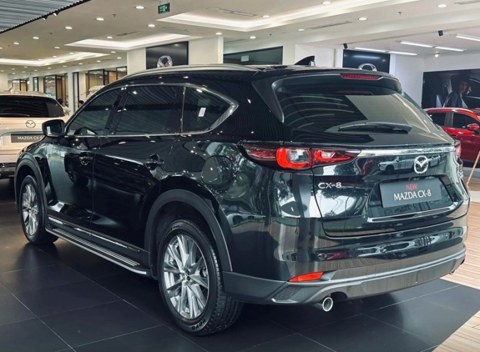 Giảm gi&aacute; lăn b&aacute;nh cực s&acirc;u cuối th&aacute;ng 12/2025, Mazda CX-8 dễ &lsquo;lật đổ&rsquo; Toyota Fortuner v&agrave; Ford Everest ảnh 4