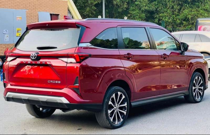 Giá lăn bánh Toyota Veloz Cross giữa tháng 2/2025 siêu rẻ, ‘chơi tất tay’ với Mitsubishi Xpander ảnh 3