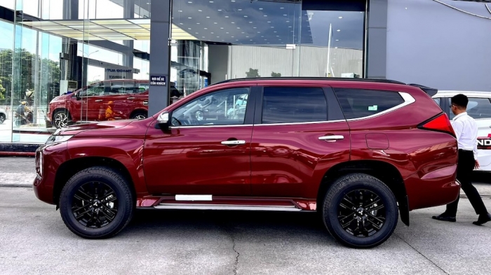 ‘Kỳ phùng địch thủ’ của Toyota Fortuner đang có giá lăn bánh cực cạnh tranh, ‘lật đổ’ Ford Everest ảnh 2