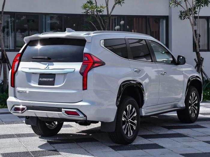 ‘Kỳ phùng địch thủ’ của Toyota Fortuner đang có giá lăn bánh cực cạnh tranh, ‘lật đổ’ Ford Everest ảnh 3