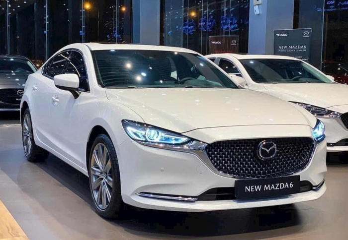 Giá Mazda6 lăn bánh cuối tháng 2/2025 rẻ hơn hẳn Toyota Camry, 'cơ hội vàng' để khách việt tậu xe ảnh 1