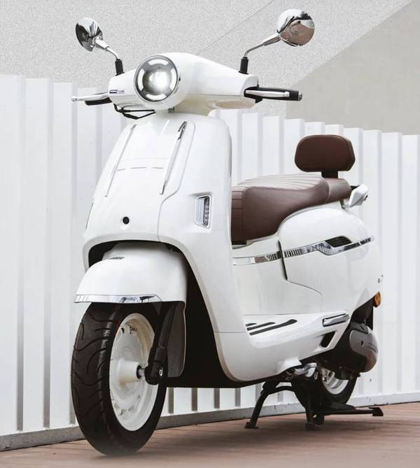 Dẹp Honda SH Mode đi, ‘vua xe ga’ 150cc mới ra mắt với giá 49 triệu đồng, trang bị át vía Air Blade ảnh 1