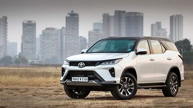 Toyota Fortuner phiên bản mới ra mắt với giá ‘mềm’, trang bị đe nẹt Ford Everest và Hyundai Santa Fe ảnh 3