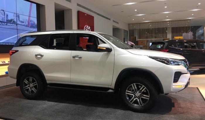 Giá lăn bánh Toyota Fortuner giữa tháng 3/2025 rẻ ‘chạm đáy’, hạ bệ Hyundai Santa Fe và Ford Everest ảnh 3