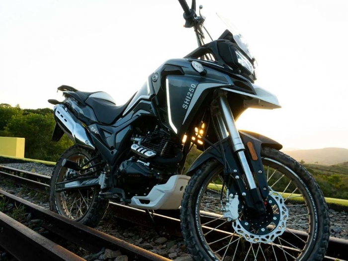 ‘Vua côn tay’ 250cc mới mạnh át vía Yamaha Exciter, trang bị đè bẹp Honda Winner X ra mắt với giá rẻ ảnh 1