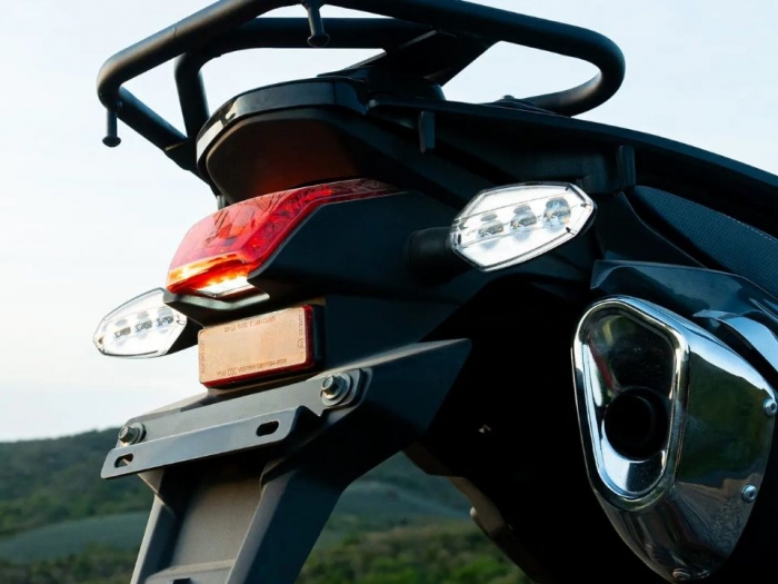 ‘Vua côn tay’ 250cc mới mạnh át vía Yamaha Exciter, trang bị đè bẹp Honda Winner X ra mắt với giá rẻ ảnh 6
