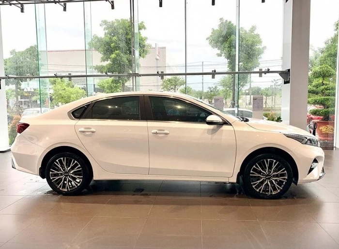 Đại chiến Mazda3 và Hyundai Elantra, Kia K3 đang có giá lăn bánh ‘rẻ như cho’ đầu tháng 5/2025 ảnh 4