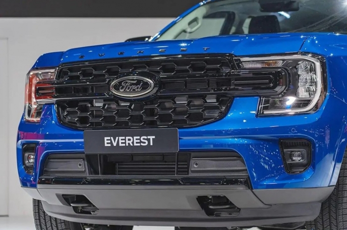 Quên Hyundai Santa Fe và Toyota Fortuner đi, Ford Everest có giá lăn bánh cực ‘mềm’ đầu tháng 5/2025 ảnh 4