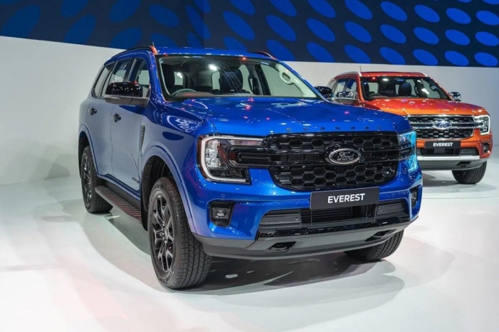 Quên Hyundai Santa Fe và Toyota Fortuner đi, Ford Everest có giá lăn bánh cực ‘mềm’ đầu tháng 5/2025 ảnh 5