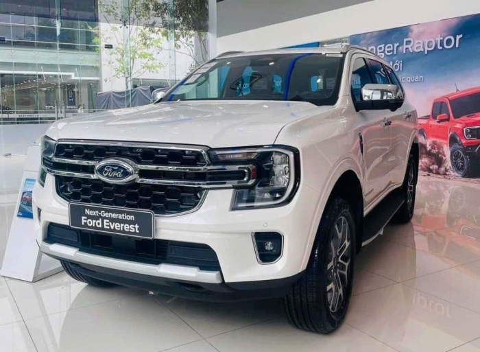 Quên Hyundai Santa Fe và Toyota Fortuner đi, Ford Everest có giá lăn bánh cực ‘mềm’ đầu tháng 5/2025 ảnh 7