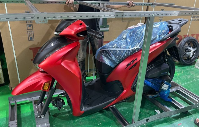 ‘Vua xe ga’ Honda SH phiên bản 2025 vừa đổ bộ đại lý Việt, sẵn sàng gây sốt với màu mới đẹp mê ly ảnh 1