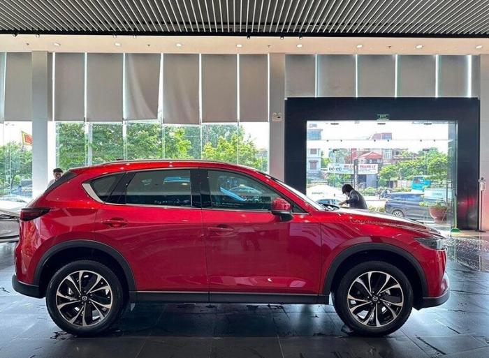 Giá lăn bánh Mazda CX-5 cập nhật mới nhất giữa tháng 5/2025: Rẻ át vía Honda CR-V và Hyundai Tucson ảnh 3