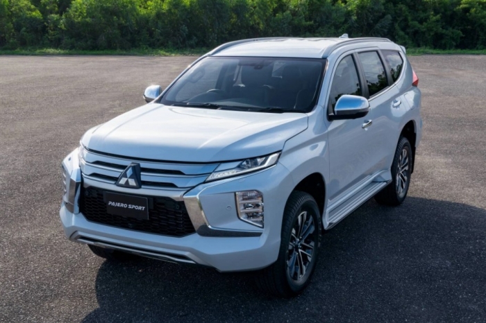 Giá lăn bánh Mitsubishi Pajero Sport siêu rẻ cuối tháng 5/2025, ‘chơi tất tay’ với Ford Everest ảnh 1