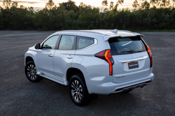 Giá lăn bánh Mitsubishi Pajero Sport siêu rẻ cuối tháng 5/2025, ‘chơi tất tay’ với Ford Everest ảnh 2