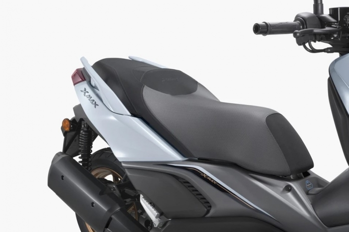 Tin xe trưa 1/6: Yamaha XMAX 300 2025 chính thức ra mắt tại Việt Nam, giá bán mềm đe nẹt Honda SH ảnh 1