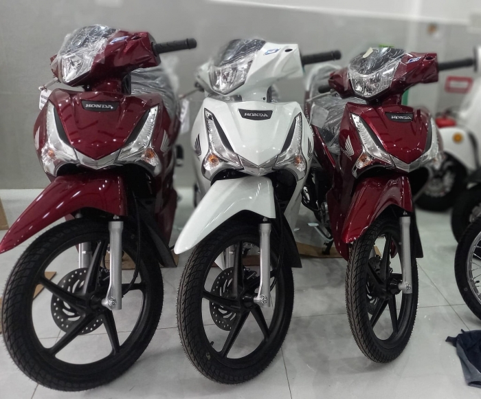 Tin xe trưa 1/6: Yamaha XMAX 300 2025 chính thức ra mắt tại Việt Nam, giá bán mềm đe nẹt Honda SH ảnh 2