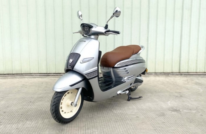 ‘Kẻ hủy diệt Honda Vision’ chính thức ra mắt giá 36 triệu đồng, trang bị đỉnh cao át vía cả SH Mode ảnh 1