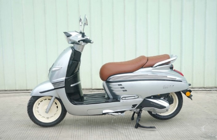 ‘Kẻ hủy diệt Honda Vision’ chính thức ra mắt giá 36 triệu đồng, trang bị đỉnh cao át vía cả SH Mode ảnh 2