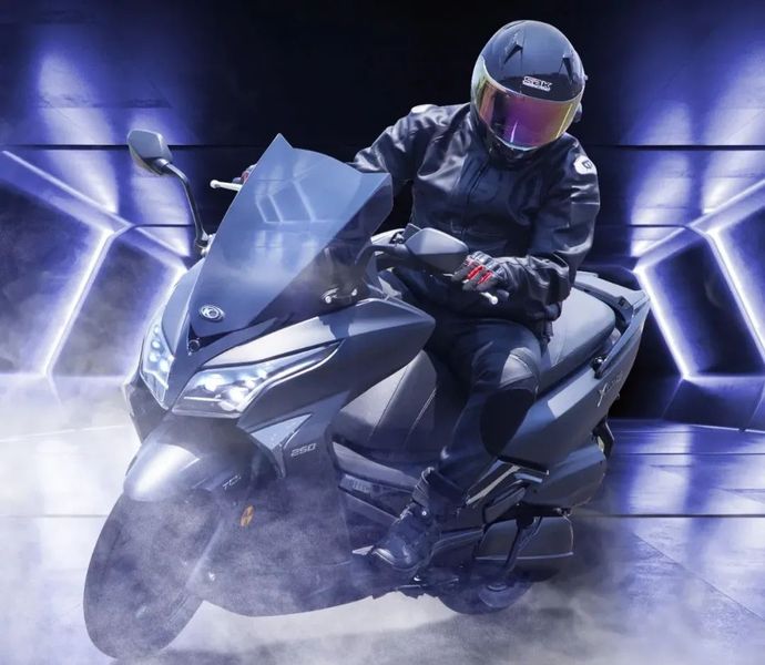 Quên Honda SH đi, ‘vua xe ga’ 250cc mới chính thức ra mắt giá 79 triệu đồng, có ABS 2 kênh và TCS ảnh 1
