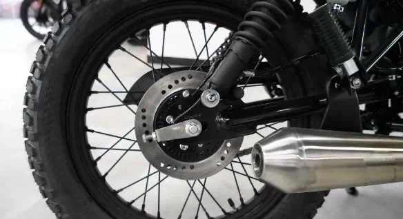 Tuyên chiến Yamaha Exciter và Honda Winner X, ‘hoàng đế côn tay’ 250cc mới ra mắt giá 55 triệu đồng ảnh 4