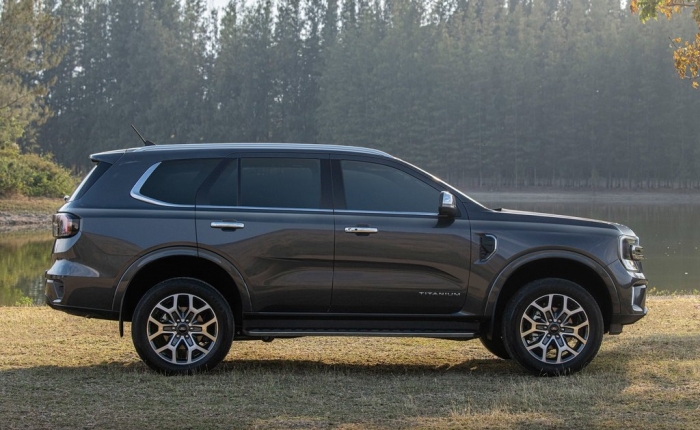 Giá xe Ford Everest lăn bánh cực rẻ đầu tháng 6/2025, Hyundai Santa Fe và Toyota Fortuner dễ ra rìa ảnh 4