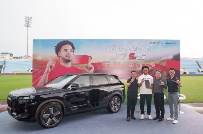 Omoda & Jaecoo Việt Nam bàn giao Jaecoo J7 PHEV (SHS) cho cầu thủ Nguyễn Xuân Son ảnh 1