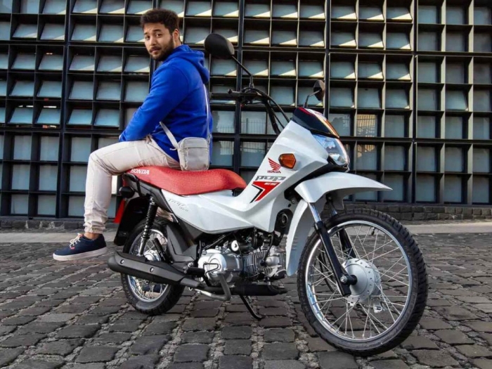 ‘Vua xe số’ rẻ nhất của Honda được dân tình săn đón vì thiết kế độc đáo ăn đứt Future và Wave Alpha ảnh 1