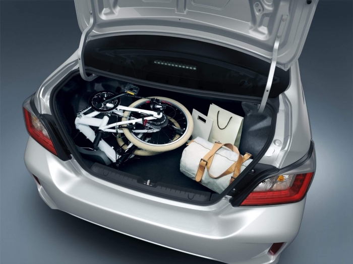 Quên Toyota Vios và Honda City đi, giá lăn bánh mẫu sedan cỡ B này đang giảm sâu, rẻ như Kia Morning ảnh 4