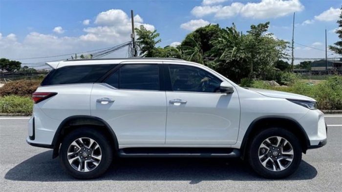 Cập nhật giá lăn bánh Toyota Fortuner mới nhất cuối tháng 6/2025: Rẻ át vía Ford Everest và Santa Fe ảnh 2
